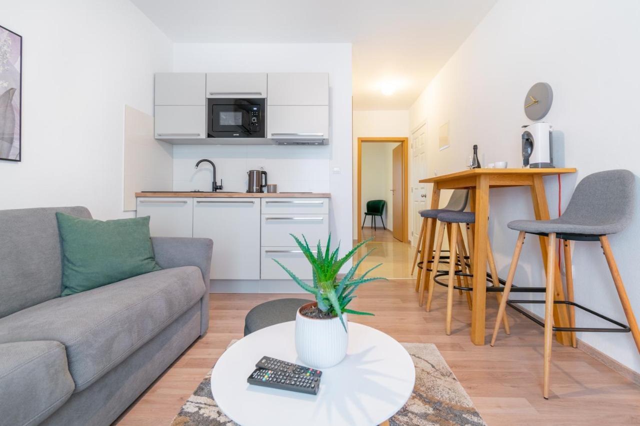 Apartmani Eterovic Baška Voda Kültér fotó